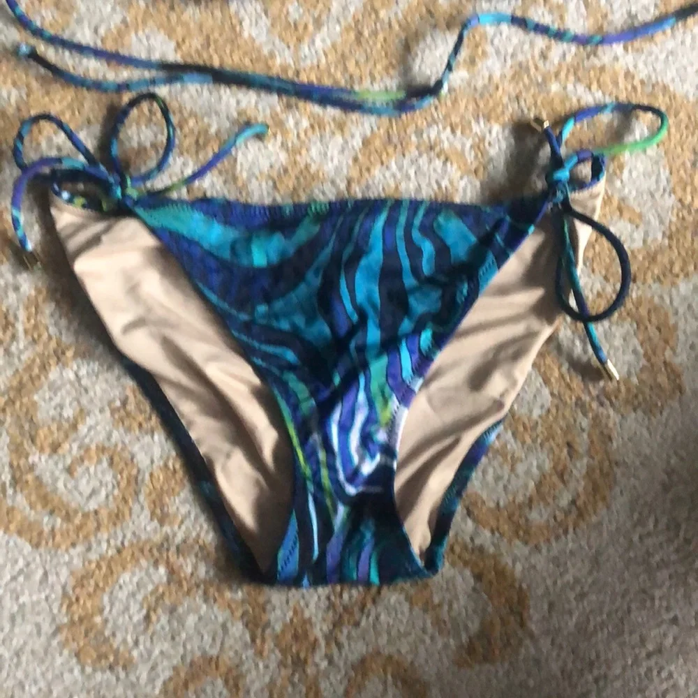 Victoria secret bikini - Picture 4 of 7